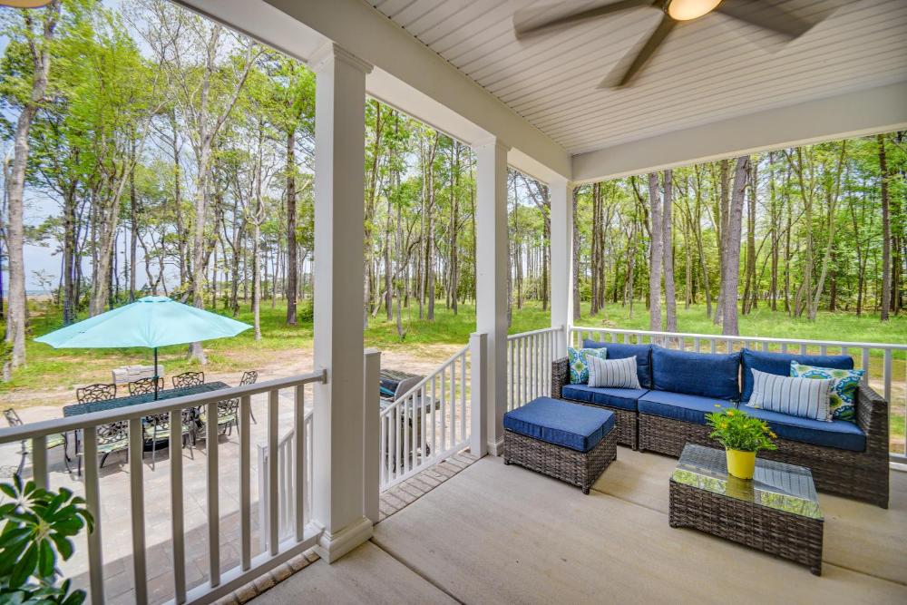 Cape Charles Home Private Pier and Beach-Front Deck